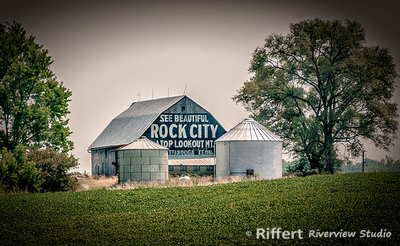 -See Rock City- Barn