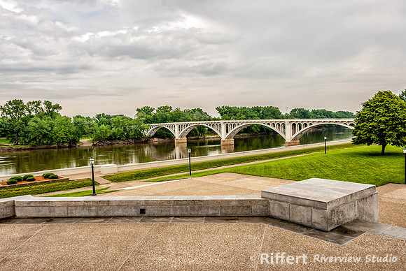 Lincoln Memorial Bridge