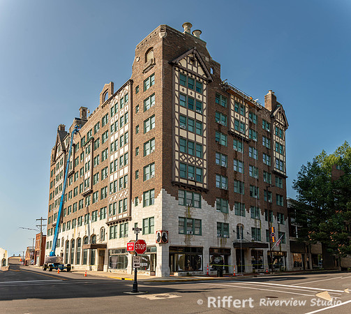 Broadway & 6th Street Building