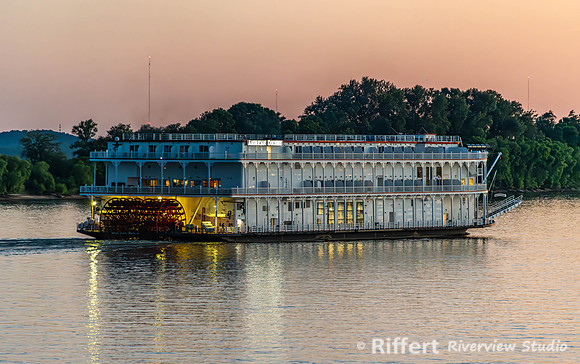American Duchess on Ohio River