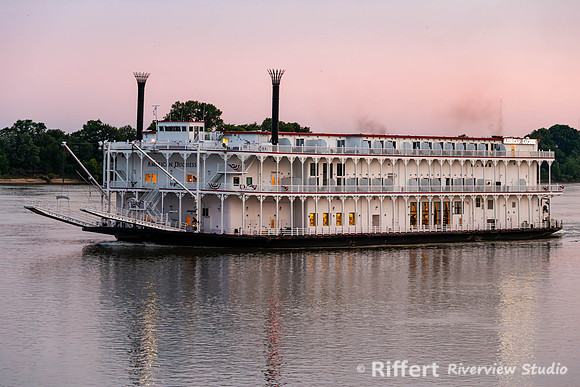 American Duchess on Ohio River